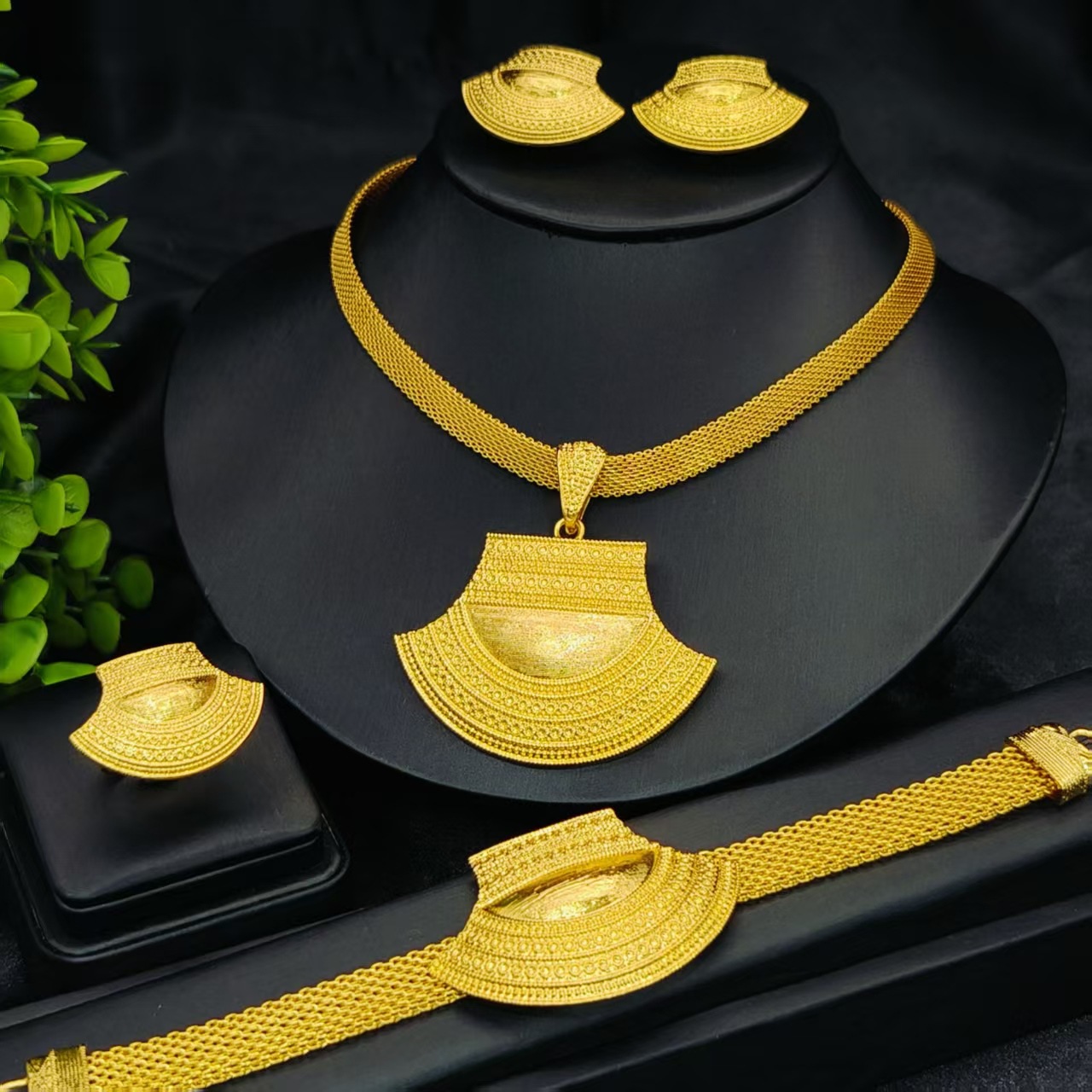 Gezegende horlogeband ketting  - Fine Jewelry Watches Women recensie en prijs
