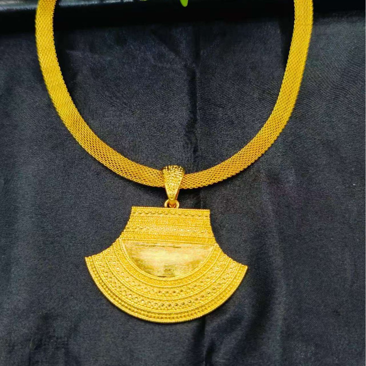 Gezegende horlogeband ketting  - Fine Jewelry Watches Women recensie en prijs